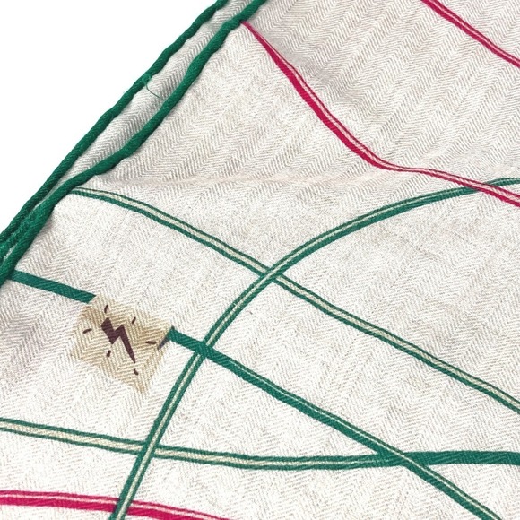 HERMES Cream Silk Scarf - Picture 10 of 15